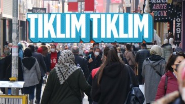 Samsun’da Mecidiye caddesi tıklım- tıklım dolu