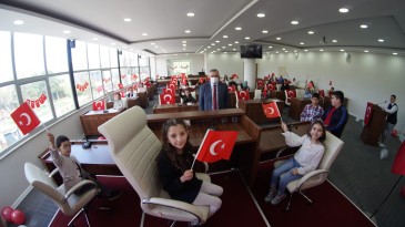 Bafra’da Pandemiye rağmen 23 Nisan coşkusu yaşanıyor