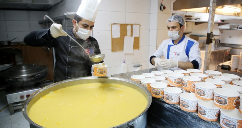 Atakum Belediyesi 8 bin 854 yurttaşa sıcak aş desteği yaptı
