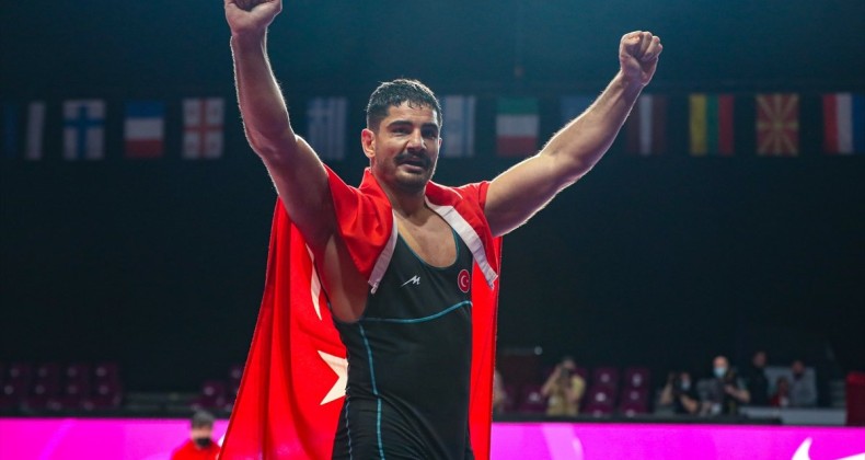 Taha Akgül, Rus sporcu Sergei Kozyrev’i ezdi geçti
