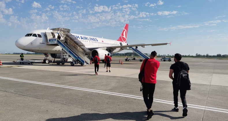 Samsunspor İzmir’e uçtu