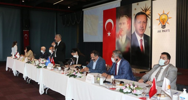 AK PARTİ’DEN ESNAF ÇALIŞTAYI