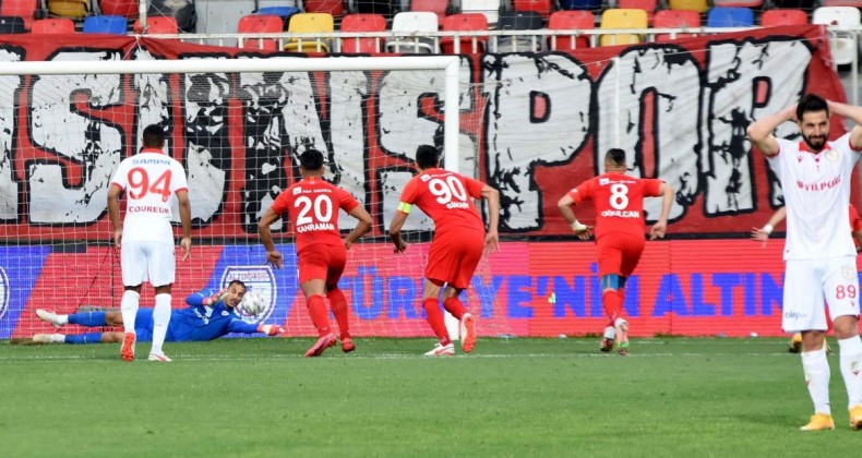 Altınordu kalecisi Erhan: “Gökhan’nın nasıl penaltı atacağını biliyordum”