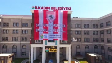 İlkadım ‘Kırmızı-Beyaz’ oldu