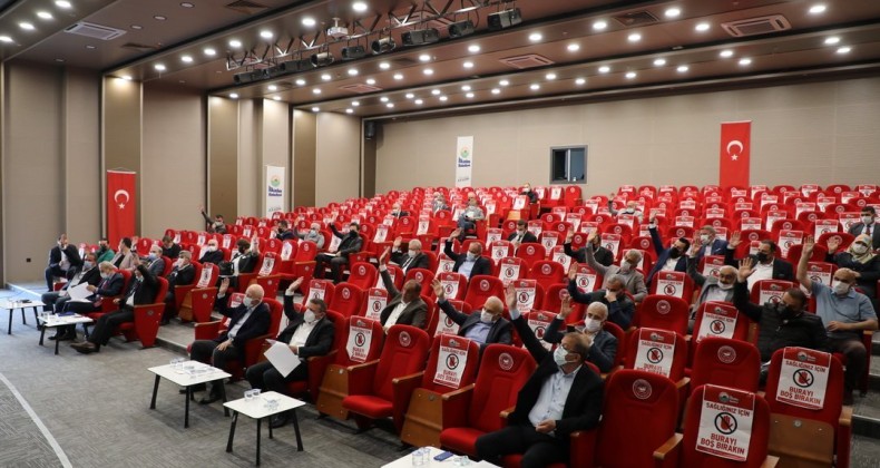 İLKADIM’DA İSKAN ALMAYAN MÜTEAHHİTLERE YENİ YAPI RUHSAT YOK
