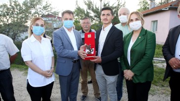 Başkan Deveci’den ‘en genç muhtara’ ziyaret