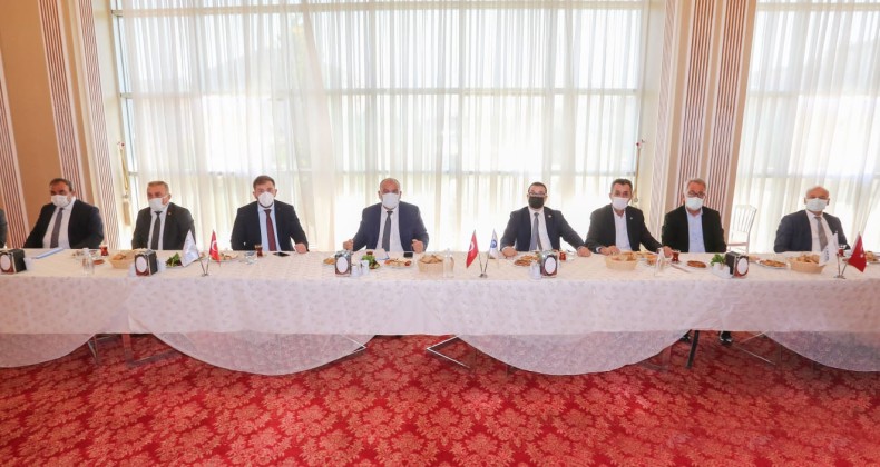 Başkan Sandıkçı, mahalle muhtarlarıyla buluştu