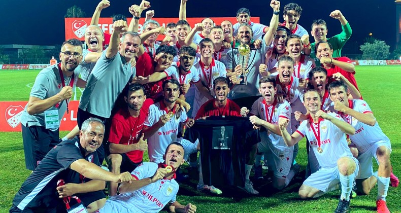 Yılport Samsunspor, şampiyonluk kupasını aldı