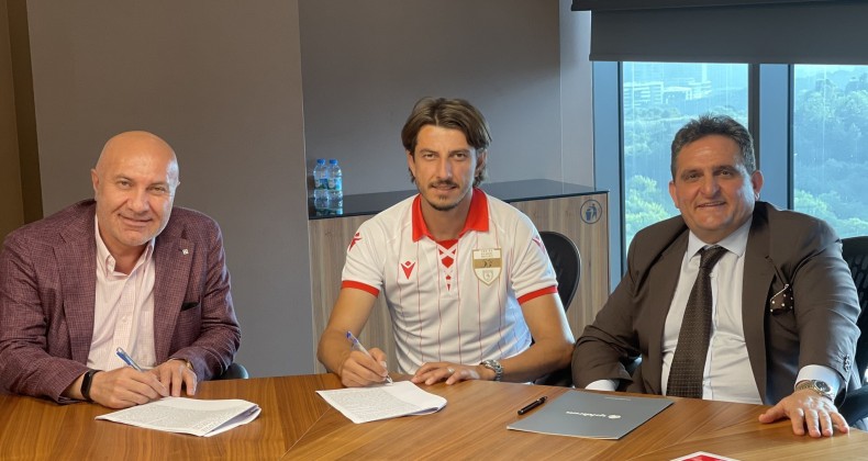Samsunspor, golcü futbolcu Mehmet Akyüz ile anlaştı