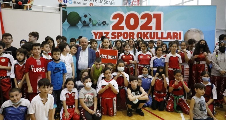 YAZ SPOR OKULLARI ÇOŞKULU TÖRENLE KAPILARINI GENÇLERE AÇTI