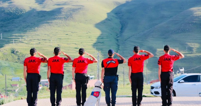 JAK timlerinden Ata’ya selam