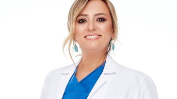 DR. ESRA ÇABUK CÖMERT AÇIKLADI: GEBELİKTE HANGİ AŞI OLUNMALI? SİNOVAC MI BİONTECH Mİ? 