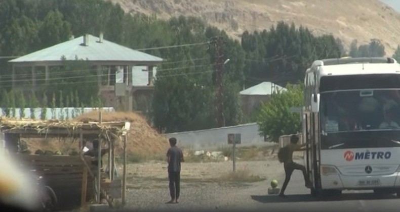 Van’da kaçak göçmen taşıyan otobüs firması ve görevlilere soruşturma