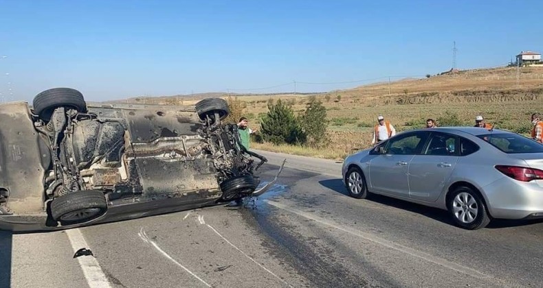 Uygulama yapan radar aracına çarptı!