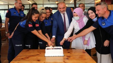BAŞKAN SANDIKÇI’DAN ZABITA PERSONELİNE KUTLAMA