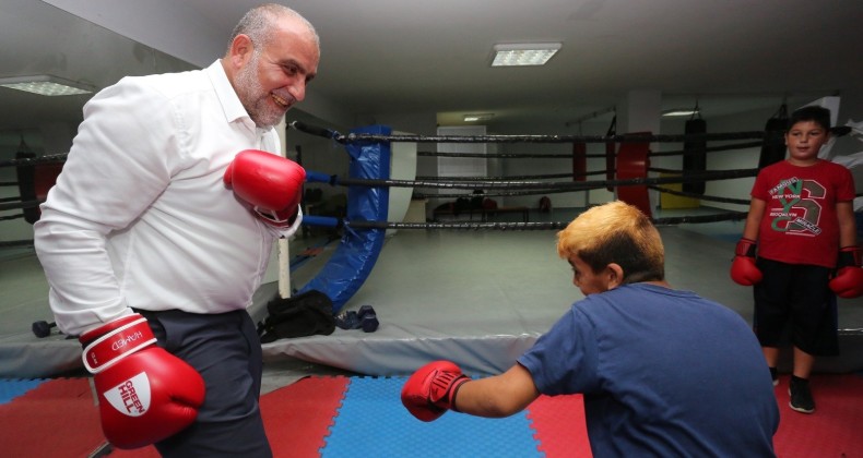 Başkan Sandıkçı’dan sporculara ziyaret