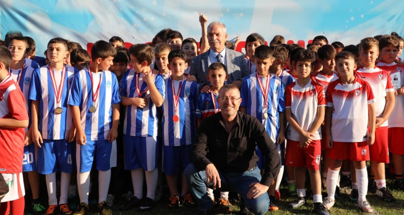 İLKADIM BELEDİYESİ’NDE SPOR KULÜPLERİNE TATLI ZİYARET
