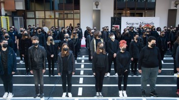 KÜLTÜR KOLEJİ ÖĞRENCİLERİ ULU ÖNDERİ SAYGI VE ÖZLEMDE ANDI
