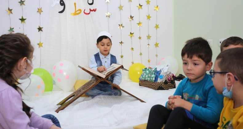 Minik öğrencilerden Kuran ziyafeti