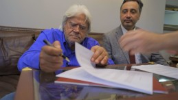 Cüneyt Arkın: Üreterek milli mücadelesini verenlere omuzdaş olmalıyız