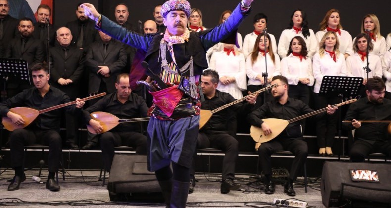 İLKADIM THM KOROSU DİNLEYENLERİNE UNUTULMAZ BİR TÜRKÜ GECESİ YAŞATTI