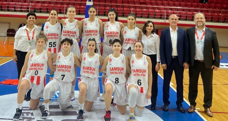 Kızların servis çilesi devam ediyor!