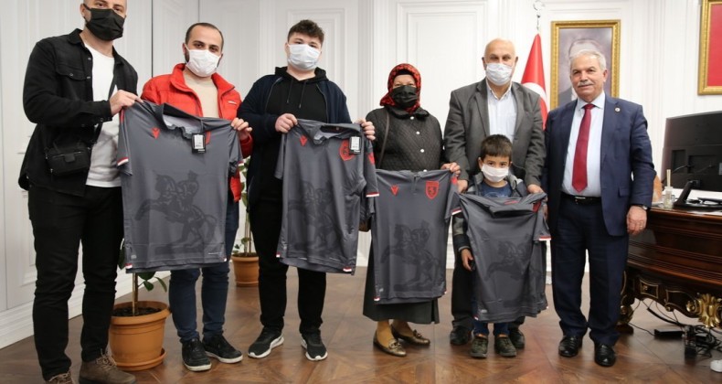 Formalar sahiplerini buldu