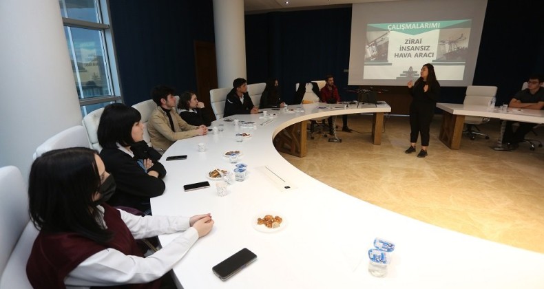 Kadın girişimciden, gençlere havacılık semineri