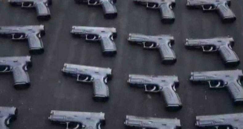 Durdurulan otomobilden cephanelik çıktı!