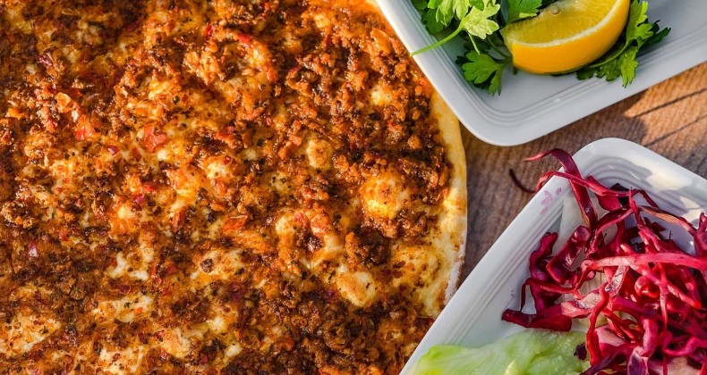Lahmacun için en doğru adres: Dedecan Ocakbaşı