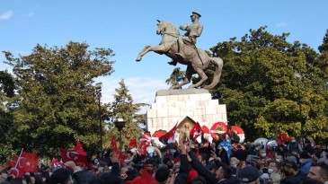 Samsunlular ‘Onur Anıtı’na Sahip Çıkıyoruz’ etkinliğinde buluştu