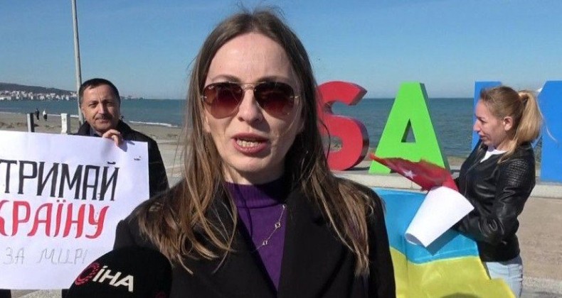 Samsun’da yaşayan Ukraynalılar Rusya’yı protesto etti