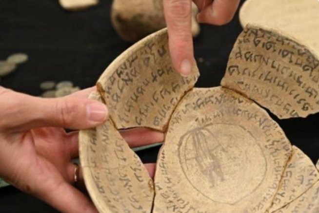 Arkeologlar bin 500 yıllık kasenin mesajını şaşkınlıkla okudu: İblis’i böyle yenersiniz