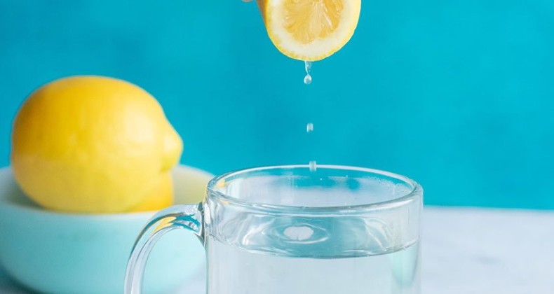Sabahları limonlu su içmenin 5 mucizevi faydası
