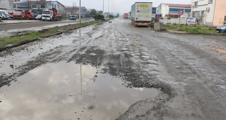 Samsun 19 Mayıs Sanayi Sitesi’nde yol çilesi!