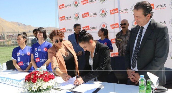 İşbir Yatak, Hakkari Kadın Futbol Takımına sponsor oldu