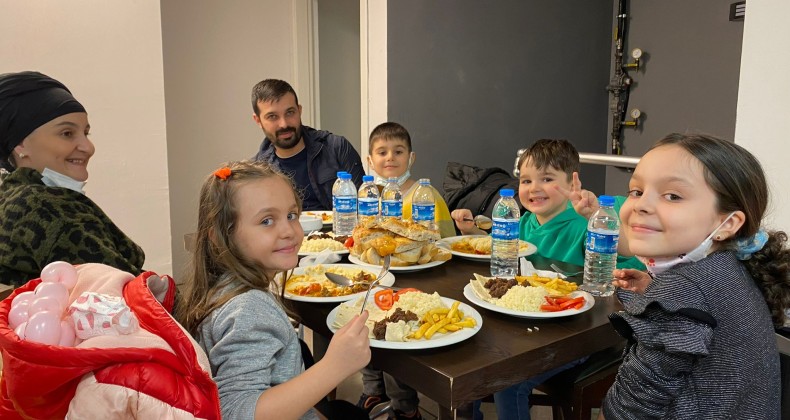 Lösemili çocuklar ve aileleri iftarda buluştu