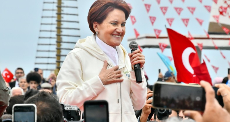 Akşener: “Ey Türk gençliği bu milletin, bu memleketin ve bu cumhuriyetin bekçisisin”