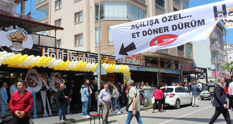 Samsun’da 1 TL’lik döner izdihamı