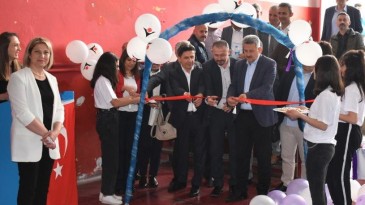 Öğrencilerden Renkli Bilim Şenliği