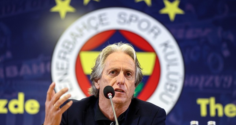 Fenerbahçe’de Jorge Jesus ve futbolcular, 100 kız öğrenciye burs verecek