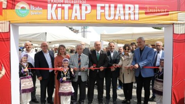 Kitap fuarı kapılarını açtı