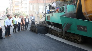Başkan Demirtaş, Finişere çıkarak asfalt döktü