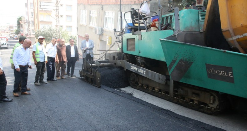 Başkan Demirtaş, Finişere çıkarak asfalt döktü