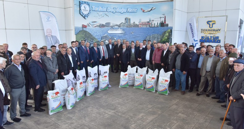 Tekkeköy’de çiftçilere buğday, yonca ve reygras tohumu dağıtıldı