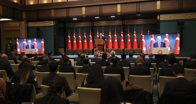 Cumhurbaşkanı Erdoğan’dan sözleşmeli memura kadro müjdesi