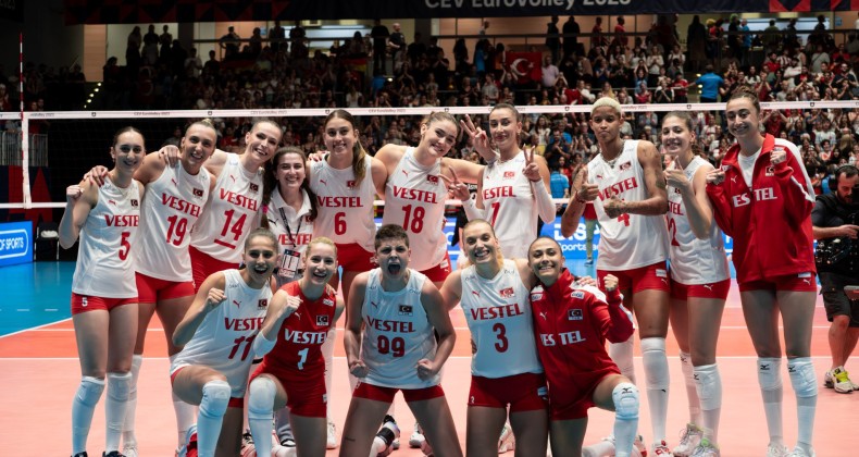 A Milli Voleybol Takımımız, İtalya’ya devirdi