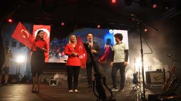 Atakum’dan dünyaya tek ses: “Yaşasın Cumhuriyet!”