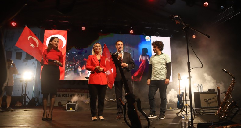 Atakum’dan dünyaya tek ses: “Yaşasın Cumhuriyet!”
