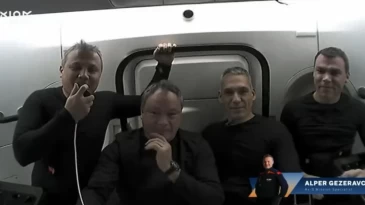 Türkiye’nin ilk astronotu Alper Gezeravcı’nın uzaydaki ilk mesajı: İstikbal göklerdedir